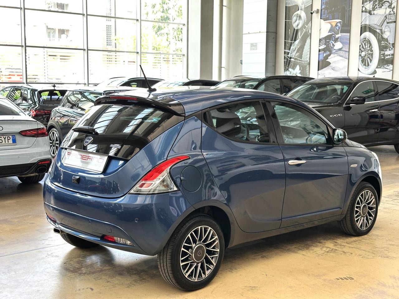 Lancia Ypsilon 1.0 firefly hybrid Gold Plus s&s 70cv 5p.ti-Camera-Carplay