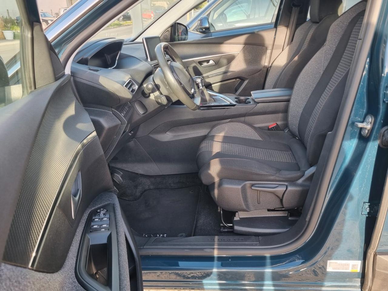 Peugeot 3008 BlueHDi 130 S&S Business