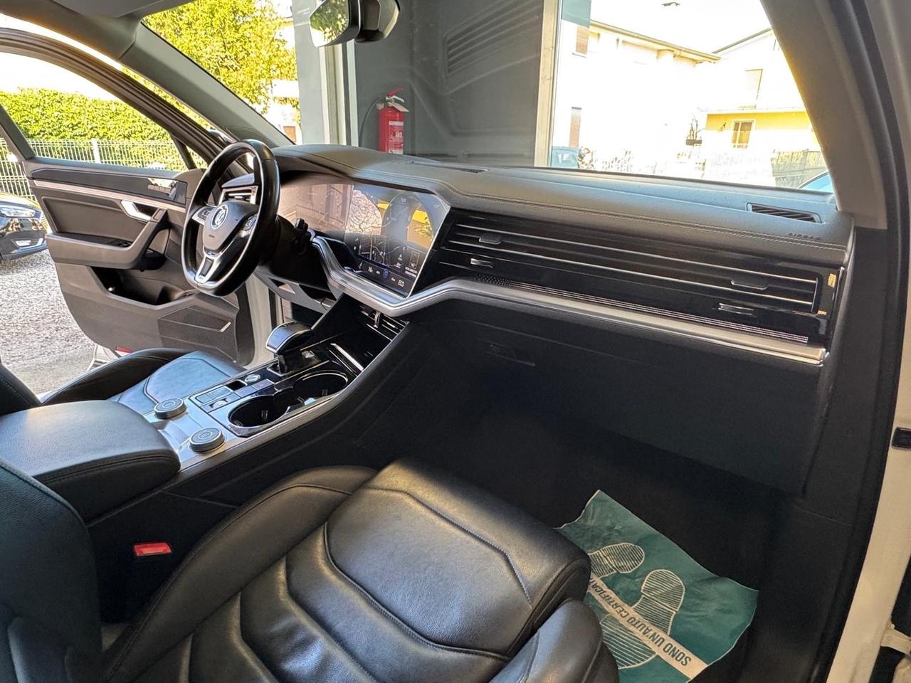 Volkswagen Touareg 3.0 V6 TDI SCR Advanced