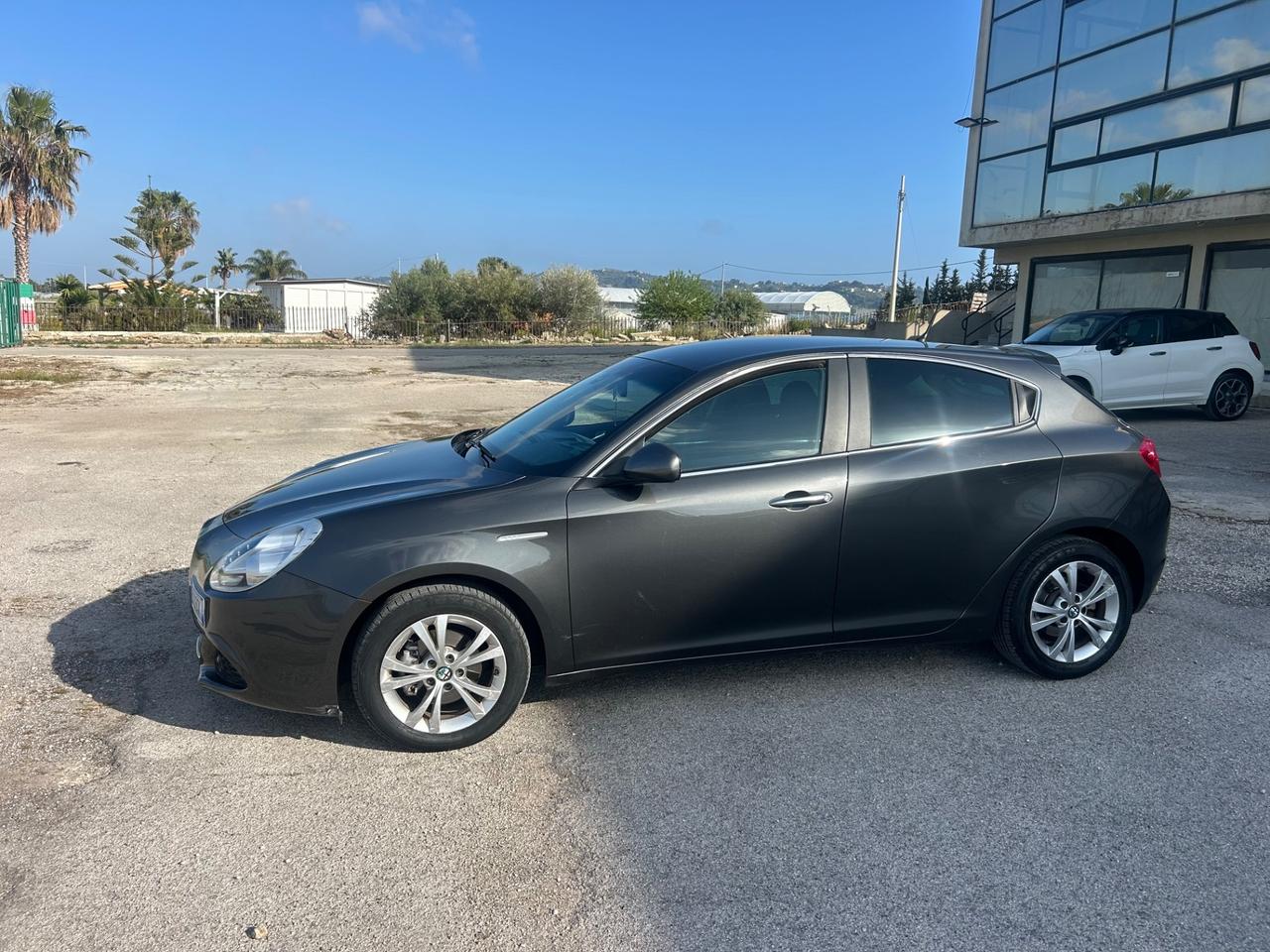 Alfa Romeo Giulietta 1.6 JTDm-2 105 CV Distinctive