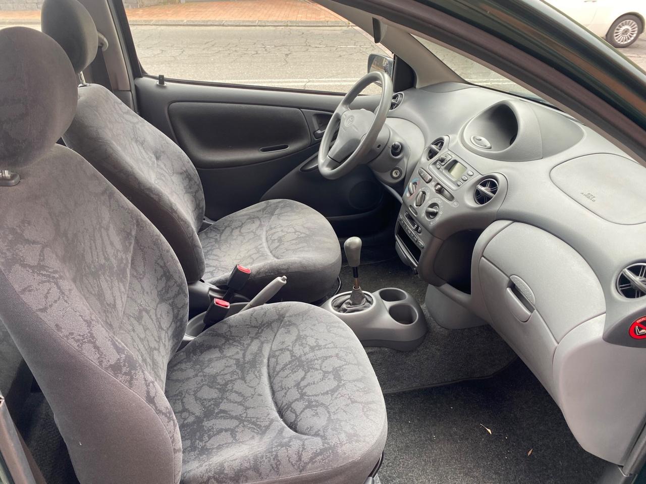 Toyota Yaris 1.0i 16V cat 3 porte Sol
