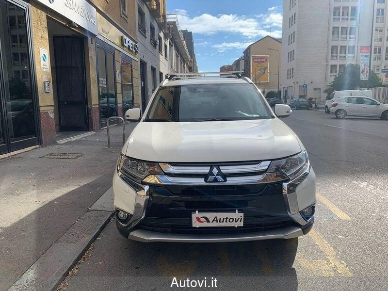 Mitsubishi Outlander Outlander 2.2 DI-D 4WD Instyle Plus SDA 7 posti (PROMO)
