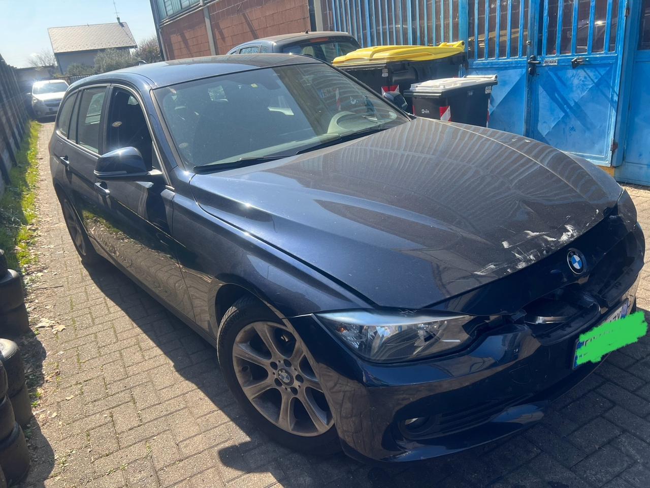 BMW 318 Diesel Touring Automatica Da Cambiare Un Faro e Il Paraurti