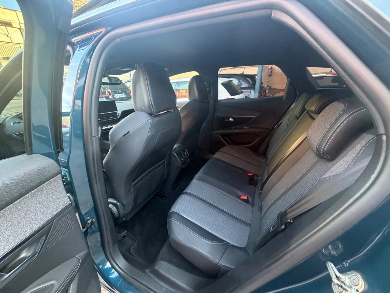 Peugeot 3008 Blue -HDi 130 S&S EAT8 Allure