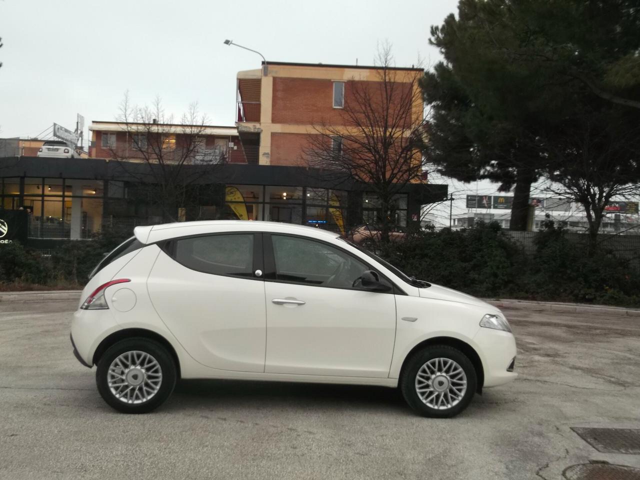 Ypsilon 1.0 Turbo Metano Neopatentati 2014