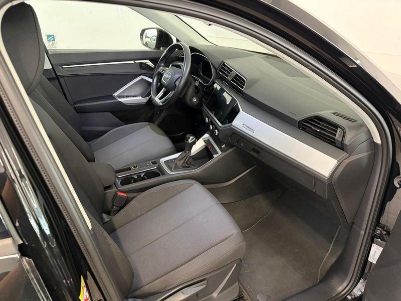Audi Q3 45TFSI e Stronic Business