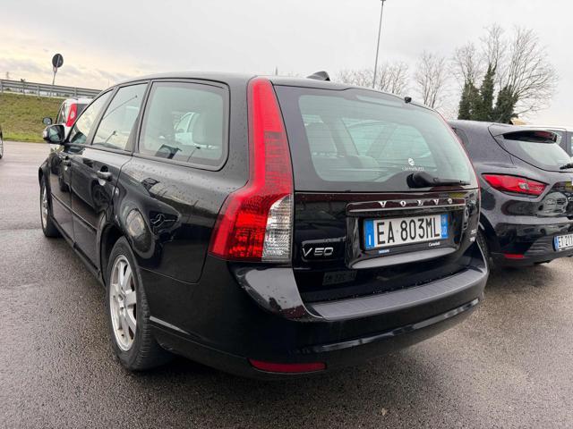 VOLVO V50 D2 R-design