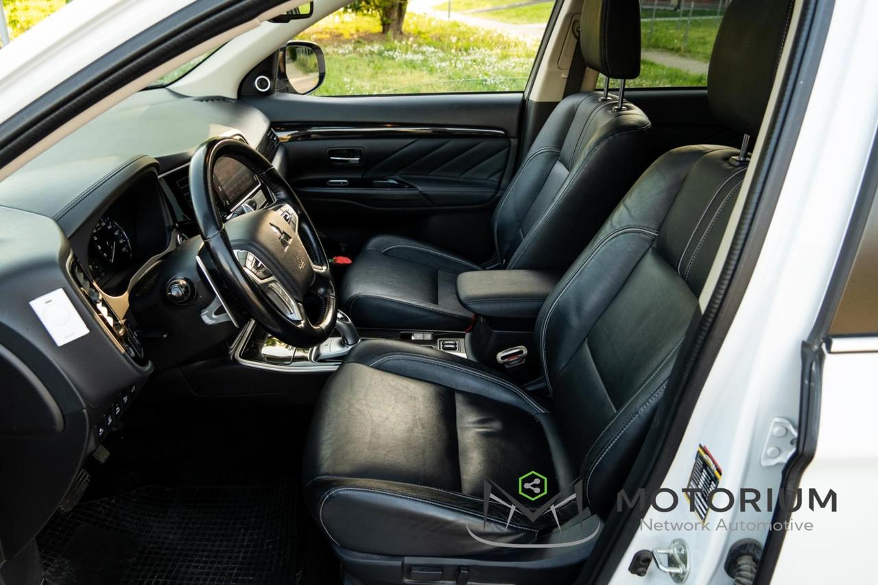 Mitsubishi Outlander 2.0 4WD PHEV Instyle 2018 - PLUG-IN HYBRID