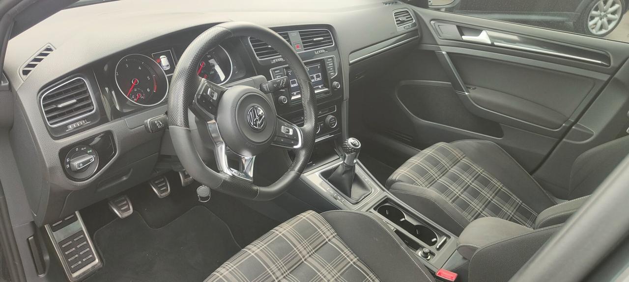 Volkswagen Golf 7 GTD 2.0 TDI full optional da vetrinaaaa
