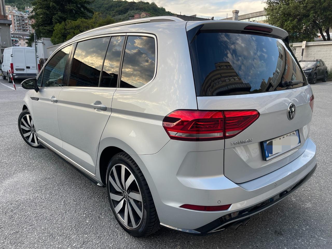 Volkswagen Touran 2.0 TDI R-line 150 CV SCR DSG 7 POSTI