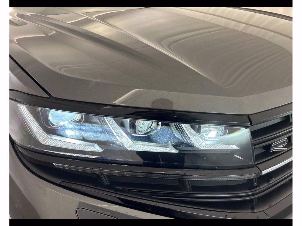 VOLKSWAGEN Touareg 3.0 v6 tdi scr r-line 231cv auto del 2024