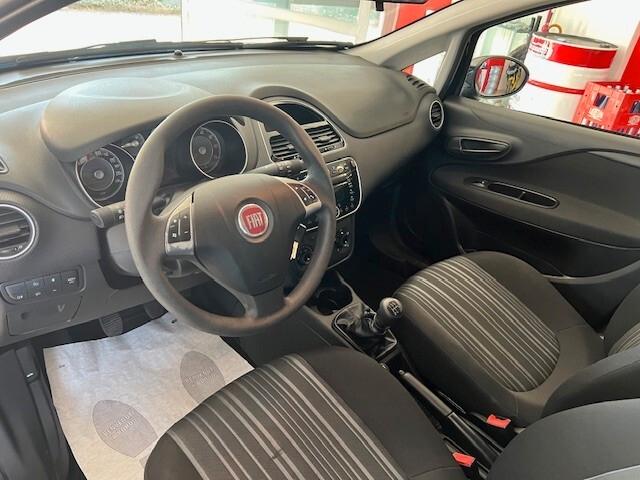 FIAT PUNTO EVO 1.2 BENZINA 69CV IN OTTIME CONDIZIONI ADATTA E NEO PATENTATI