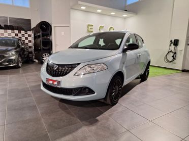 Lancia Ypsilon 1.0 FireFly 5 porte S&S Hybrid Silver