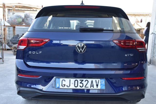 VOLKSWAGEN Golf 1.0 eTSI EVO DSG Life *Luci ambiente*