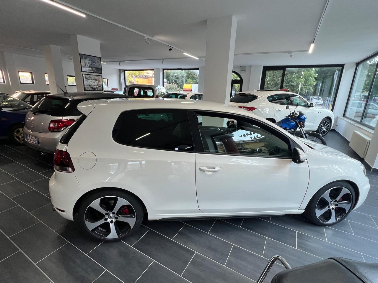 Volkswagen Golf GTI 2.0 TSI 3p.
