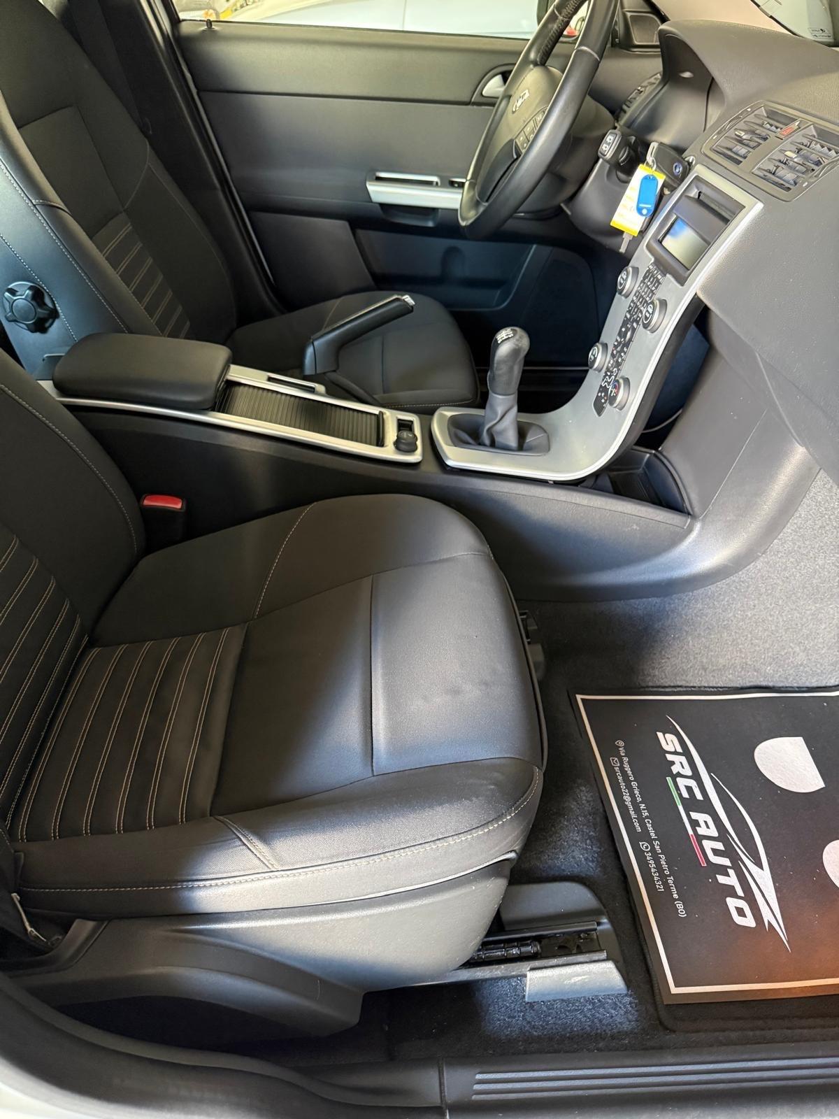 Volvo V50 D2 R-design