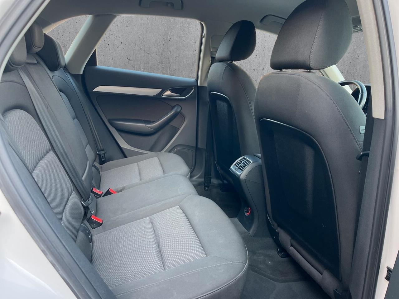 Audi Q3 2.0 TDI 120 CV Business