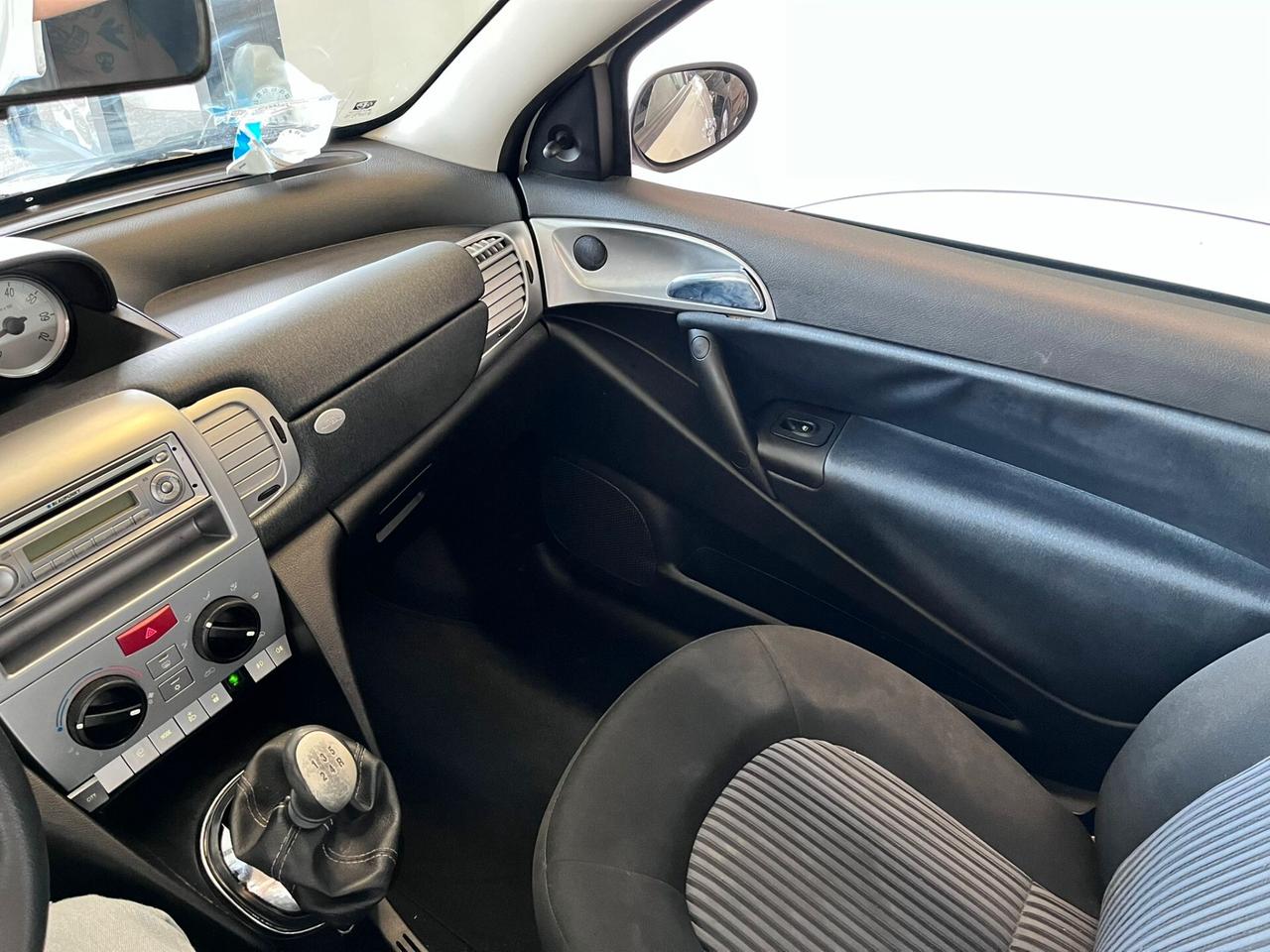 Lancia Ypsilon 1.2 Platino