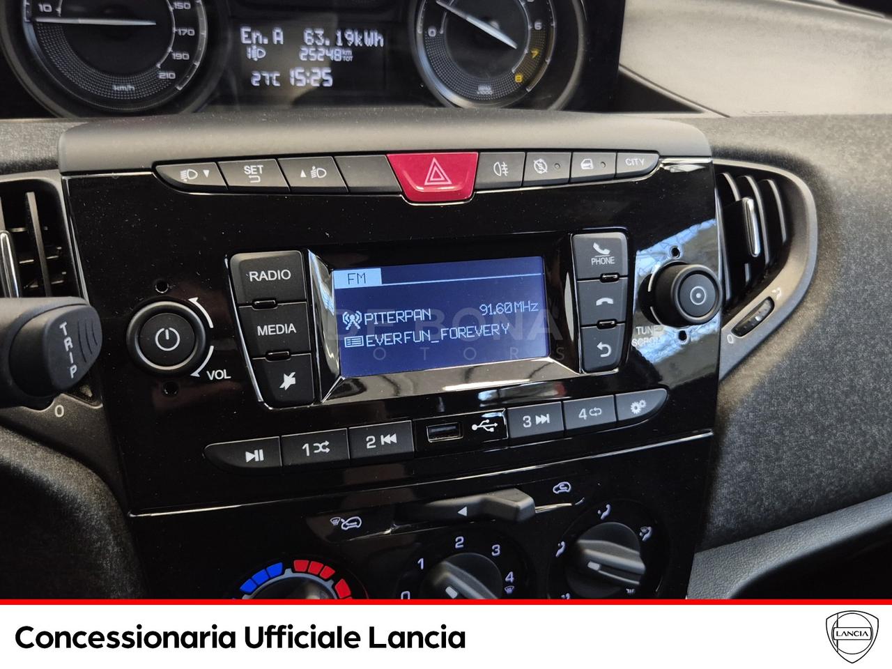 Lancia Ypsilon 1.0 firefly hybrid silver s&s 70cv 5p.ti