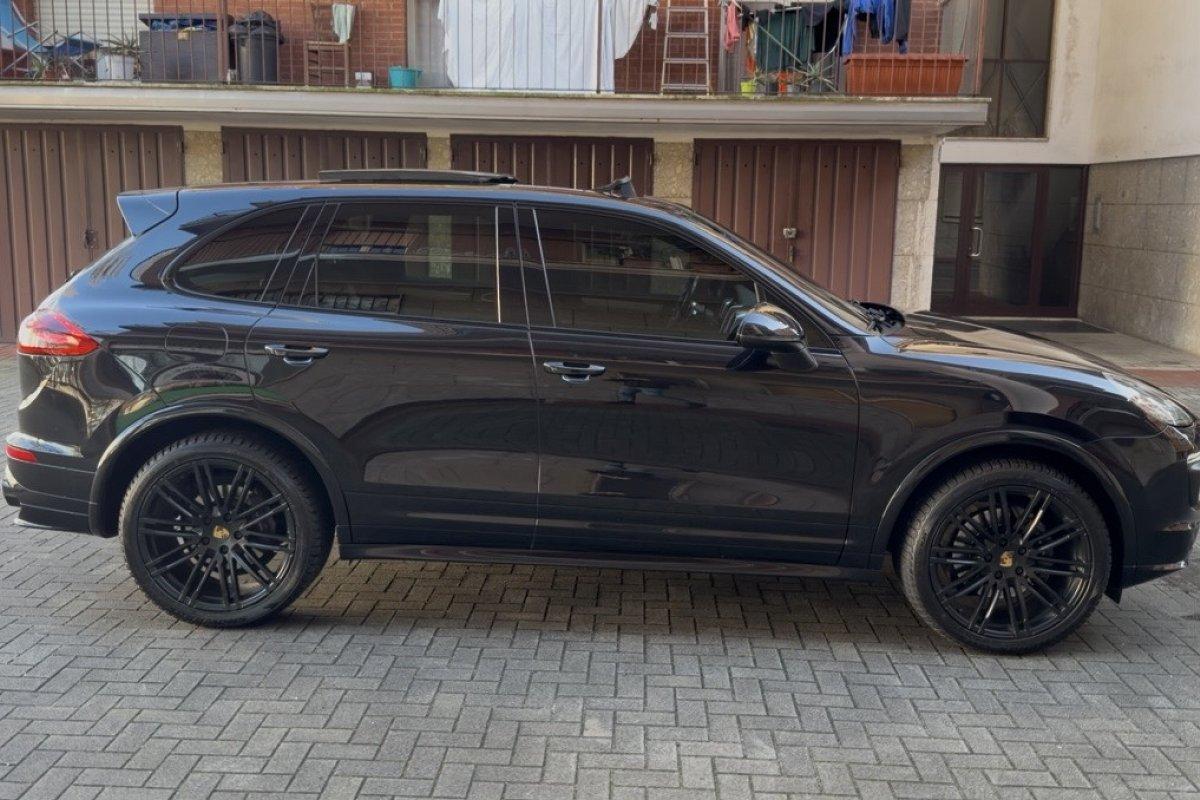 PORSCHE Cayenne 3.0 Diesel Platinum Edition