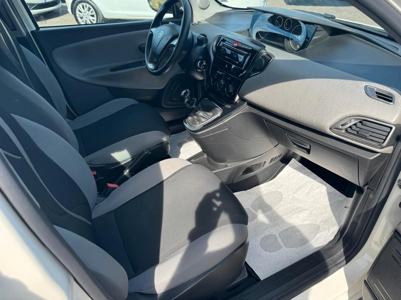 Lancia Ypsilon 1.2 BENZINA 69CV S&S SILVER 2012