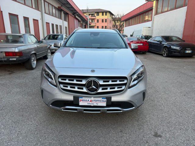 MERCEDES-BENZ GLA 200 d Automatic 4Matic Sport GANCIO TRAINO