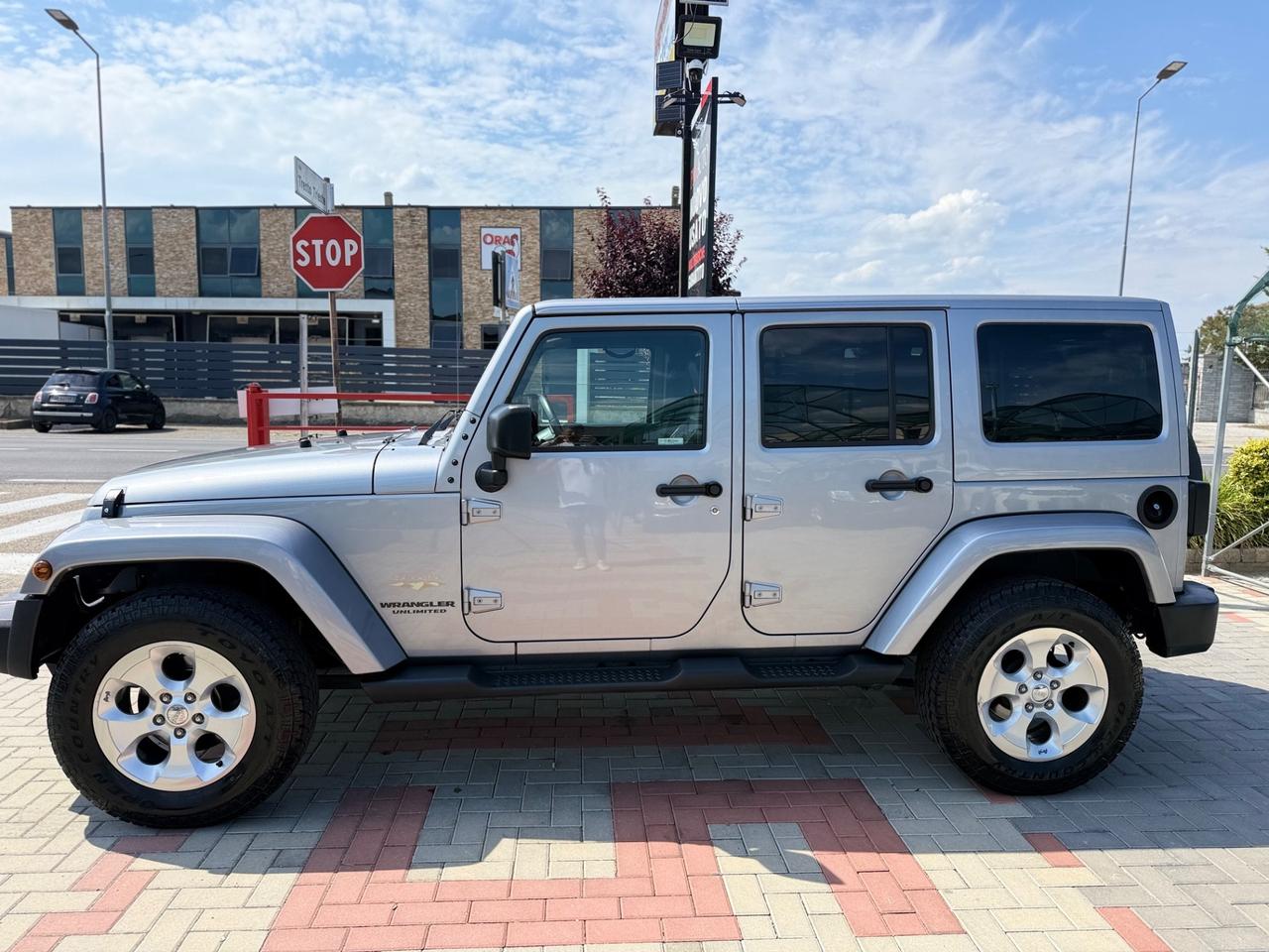 Jeep Wrangler Unlimited 2.8 CRD DPF Sahara Auto