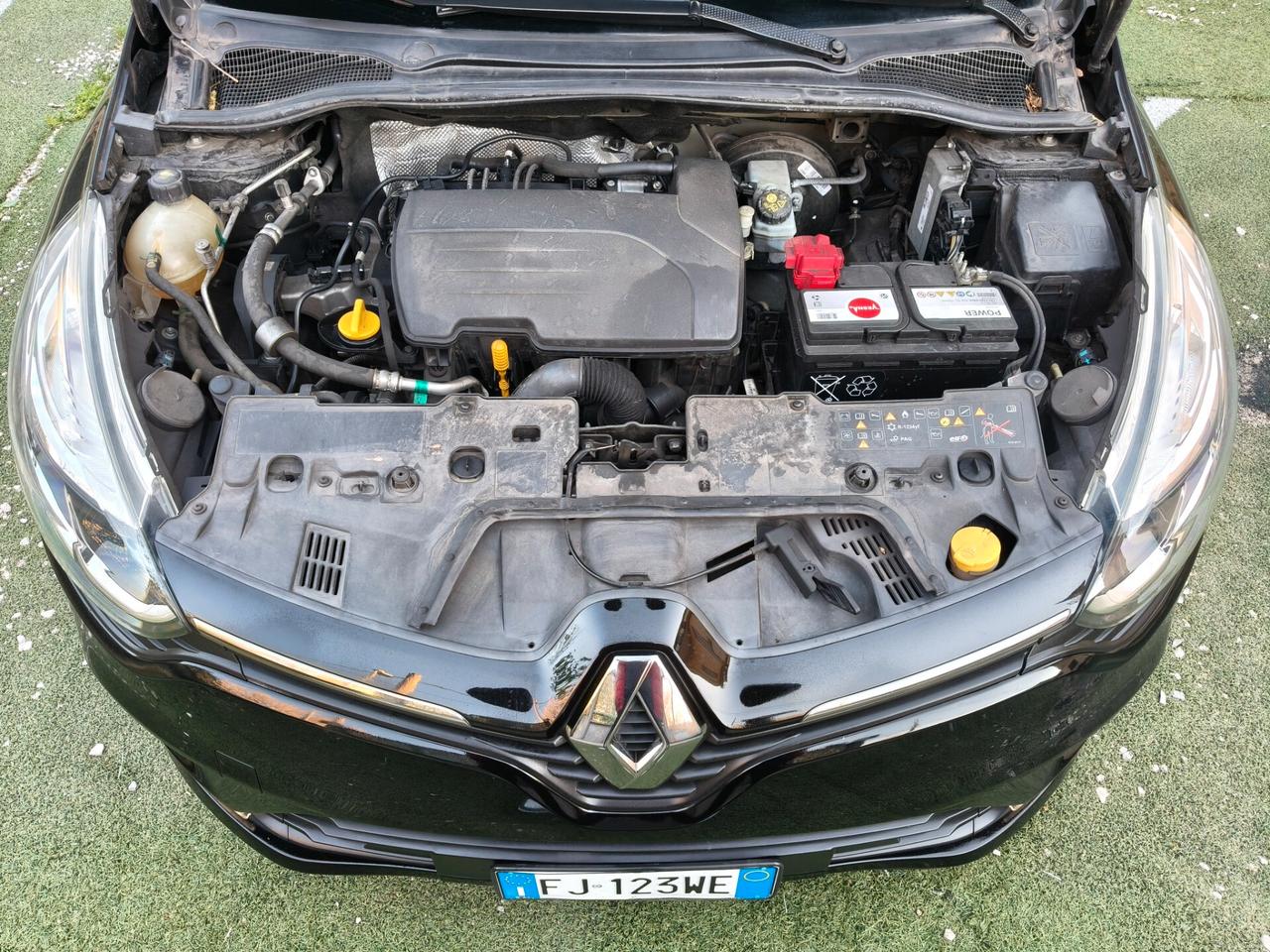 Renault Clio 1.2 FULL OPTIONAL 2017 KM 110