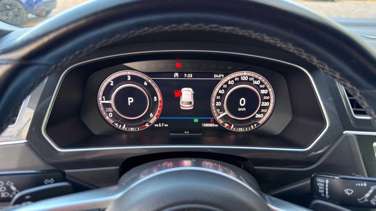 Volkswagen Tiguan R-LINE 2.0 TDI DSG