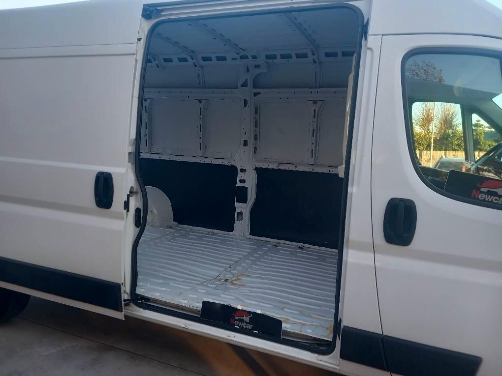 Peugeot Boxer 330 2.2 BlueHDi 140 S&S PC-TN Furgone