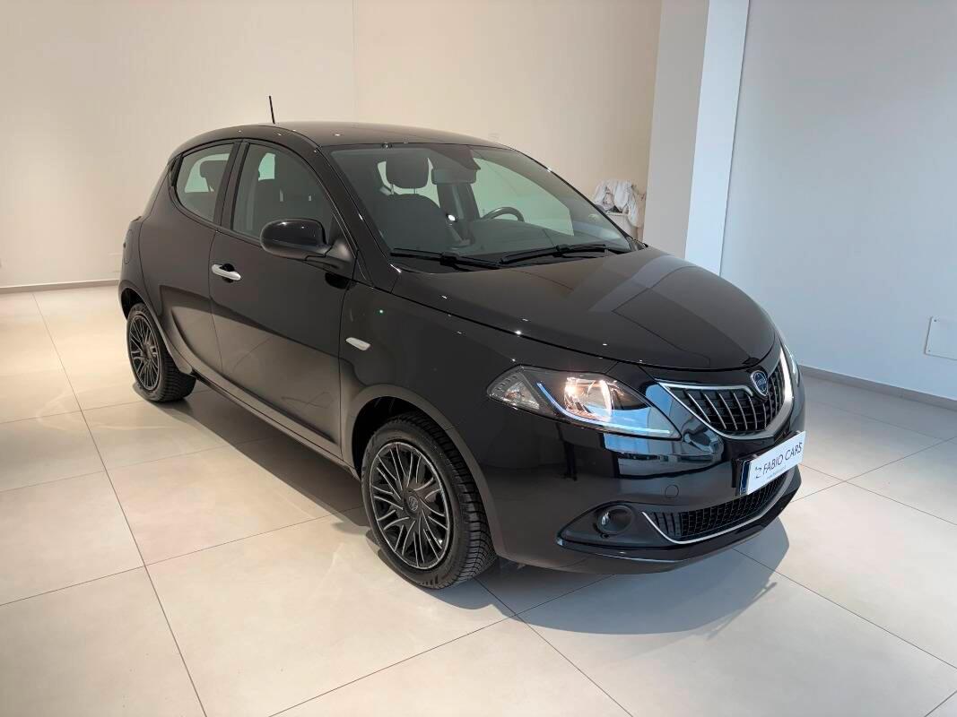 Lancia Ypsilon III 1.0 firefly hybrid Silver Plus s&s 70cv