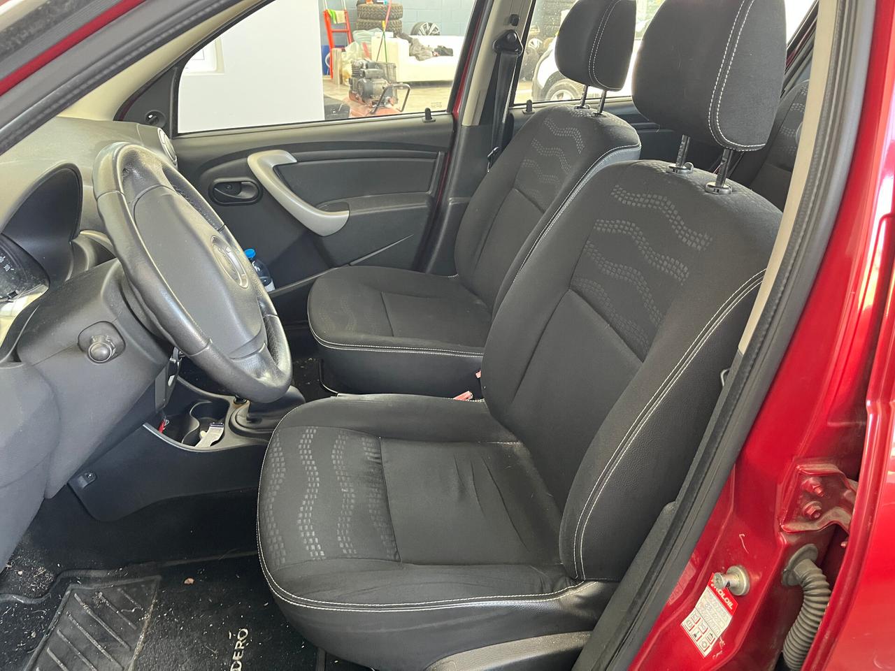 Dacia Sandero 1.6 8V Lauréate