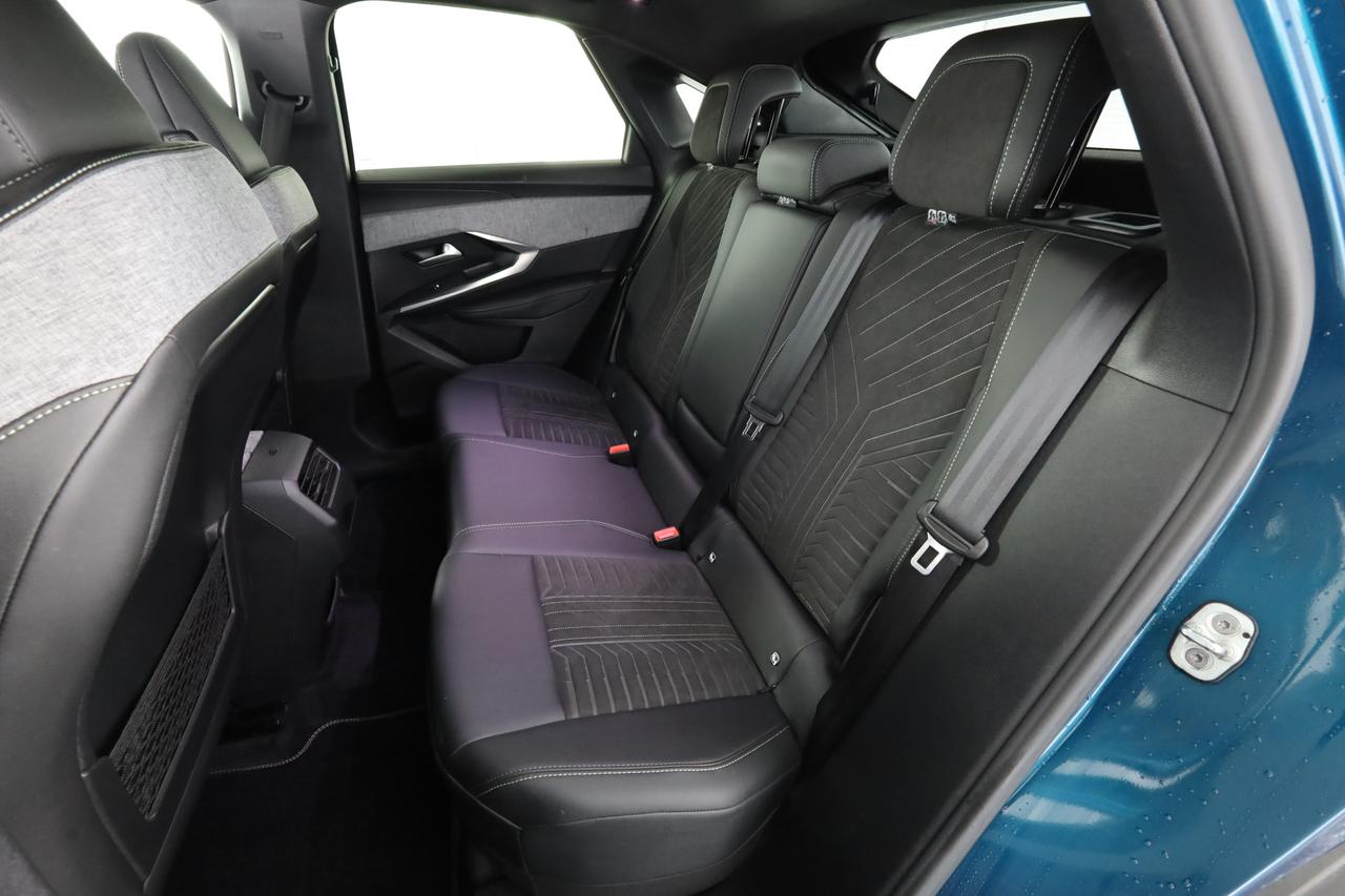 PEUGEOT 3008 3ª serie 3008 Hybrid 136 e-DCS6 GT