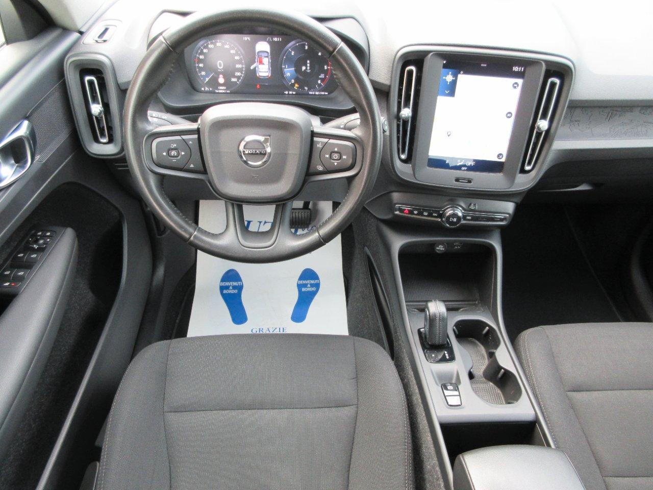 Volvo XC40 2.0 d3 Momentum Core auto