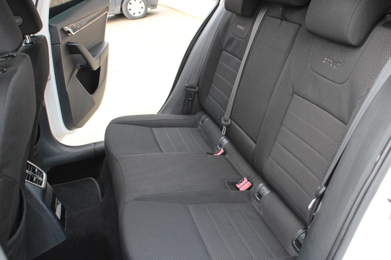 Skoda Octavia Wagon 2.0 tdi Scout c sen. parc. 4x4 150cv