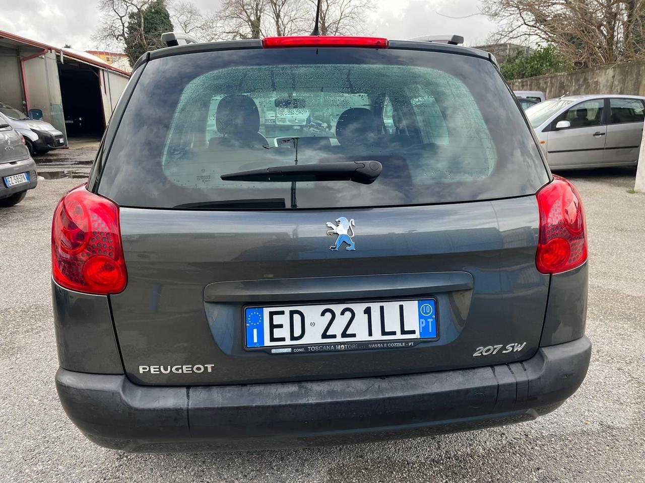 Peugeot 207 s.w-1.6 hdi-full-2010