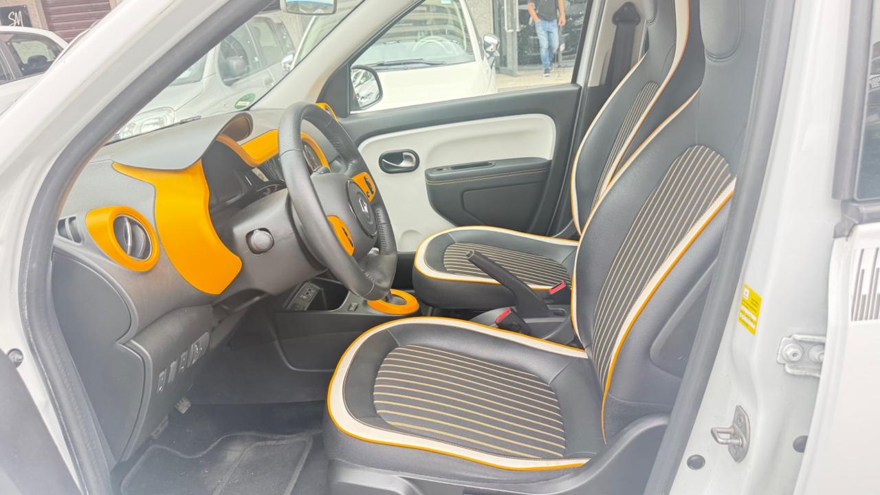 Renault Twingo TCe 95 CV Intens LED PDC NAVI BLUETOOTH CAR PLAY CERCHI 16 VETRI OSCURATI