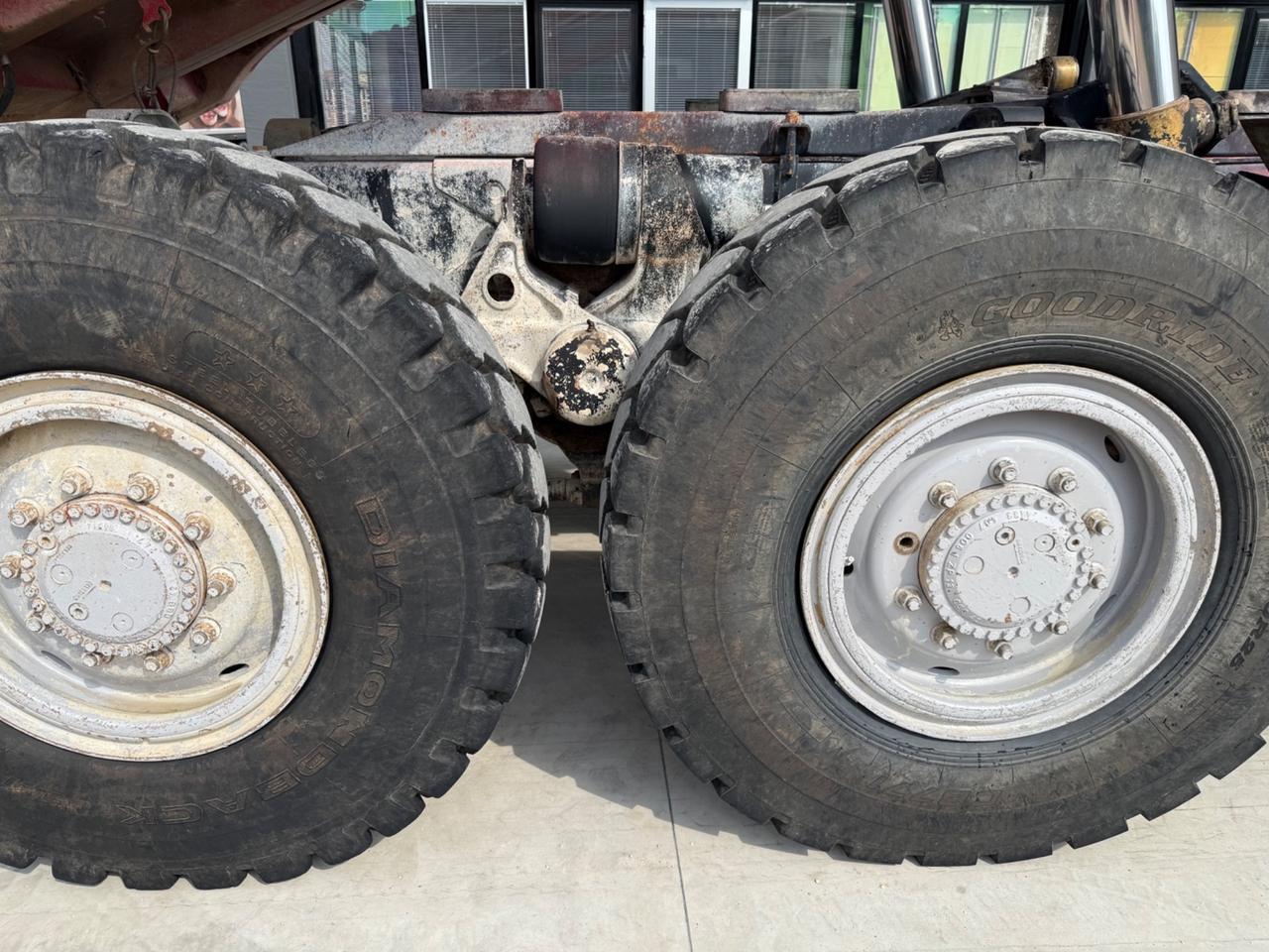 PERLINI 131-33 dumper 6x4 con sponda idraulica
