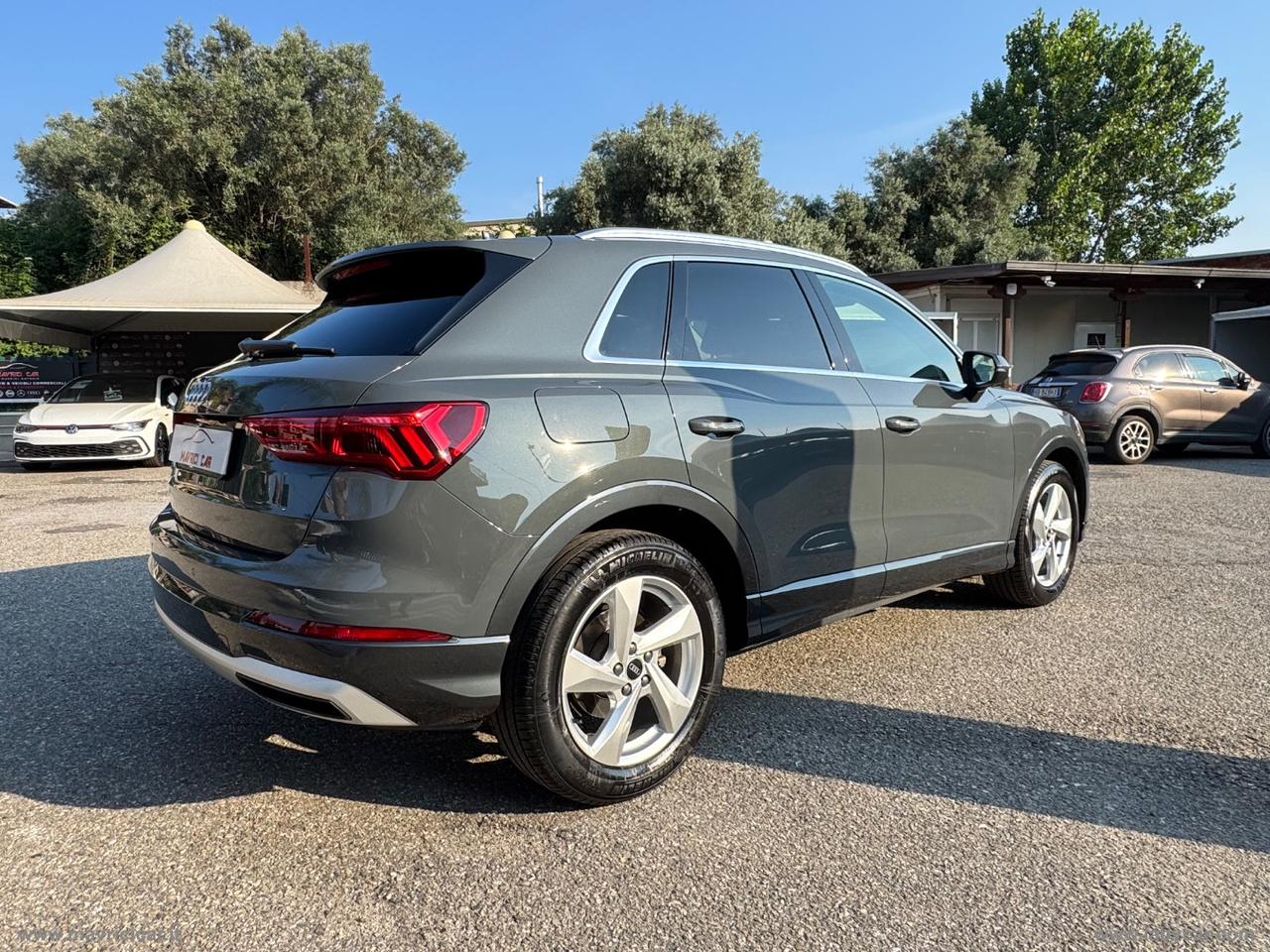 AUDI Q3 35 TDI S tronic Business Advanced