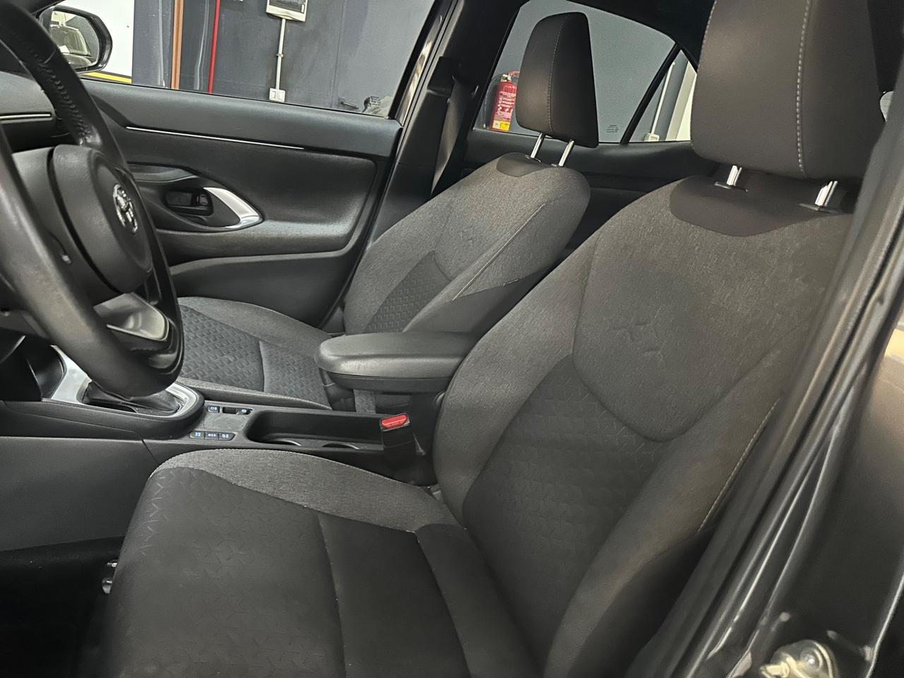 Toyota Yaris Cross 1.5 Hybrid 5p. E-CVT Business