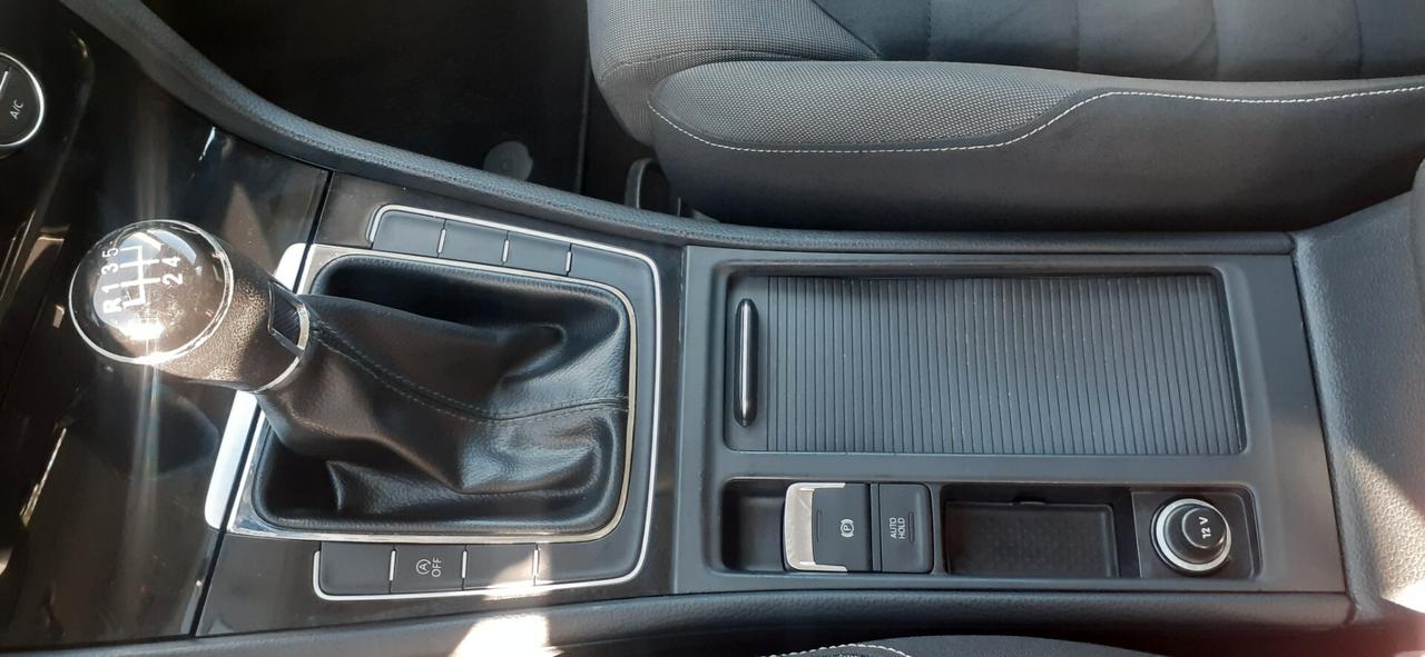 Volkswagen Golf 2013 - 1.6 TDI Lb automobili