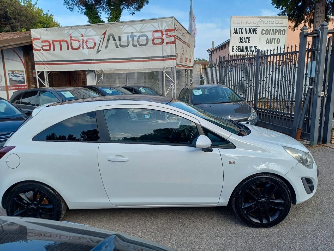 Opel Corsa 1.2 3 porte b-color