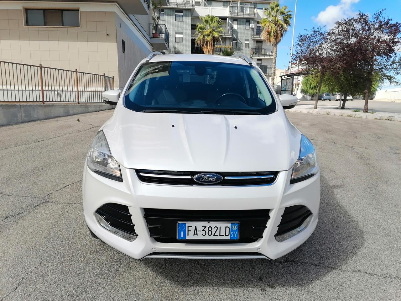 Ford Kuga 2.0 TDCI 150 CV 4X4 TITANIUM *116.000 km* 2015