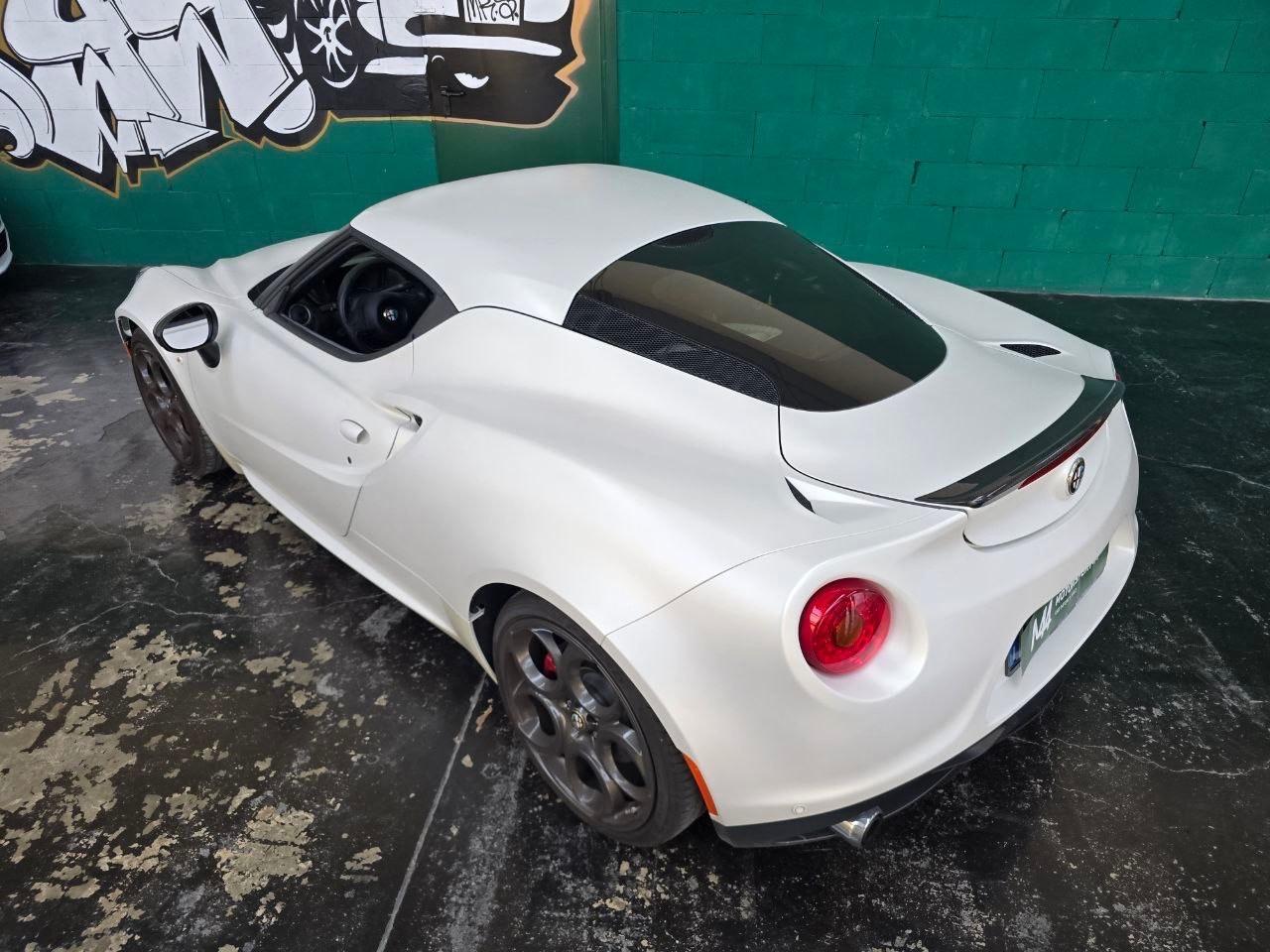 Alfa Romeo 4C Launch Edition (72/500) 3.600km