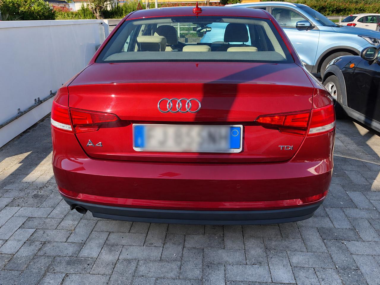 Audi A4 2.0 TDI 122 CV Business Limousine