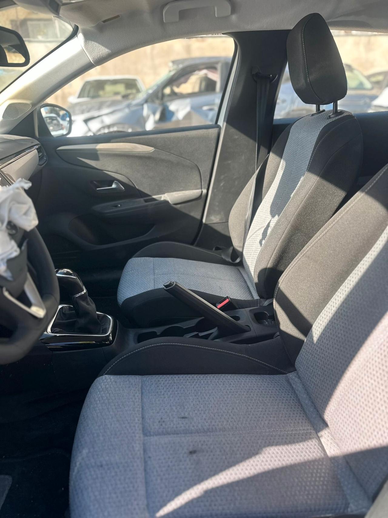 Opel Corsa 1.2 sinistrata incidentata