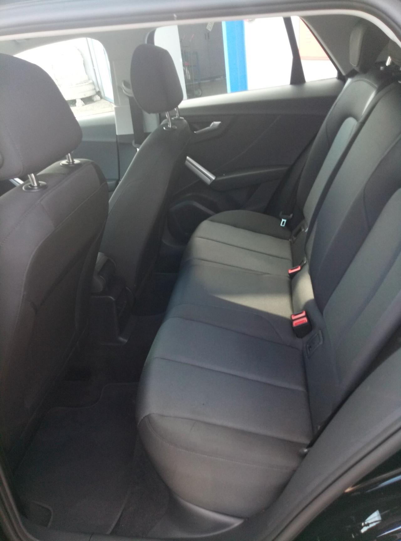 Audi Q2 30 TFSI Business Advanced