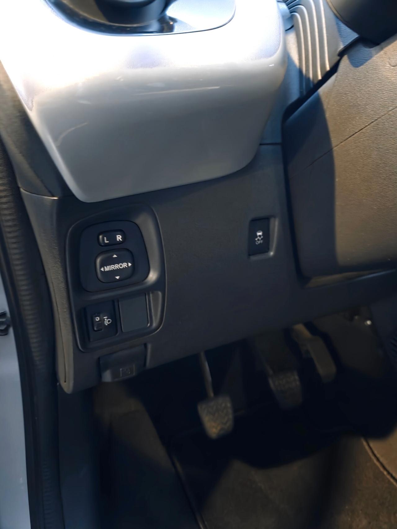 Toyota Aygo 1.0 VVT-i 69 CV 5 porte x-play