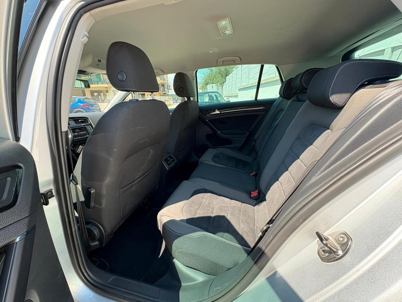 Volkswagen Golf 2.0 TDI DSG 5p. Highline BlueMotion Technology