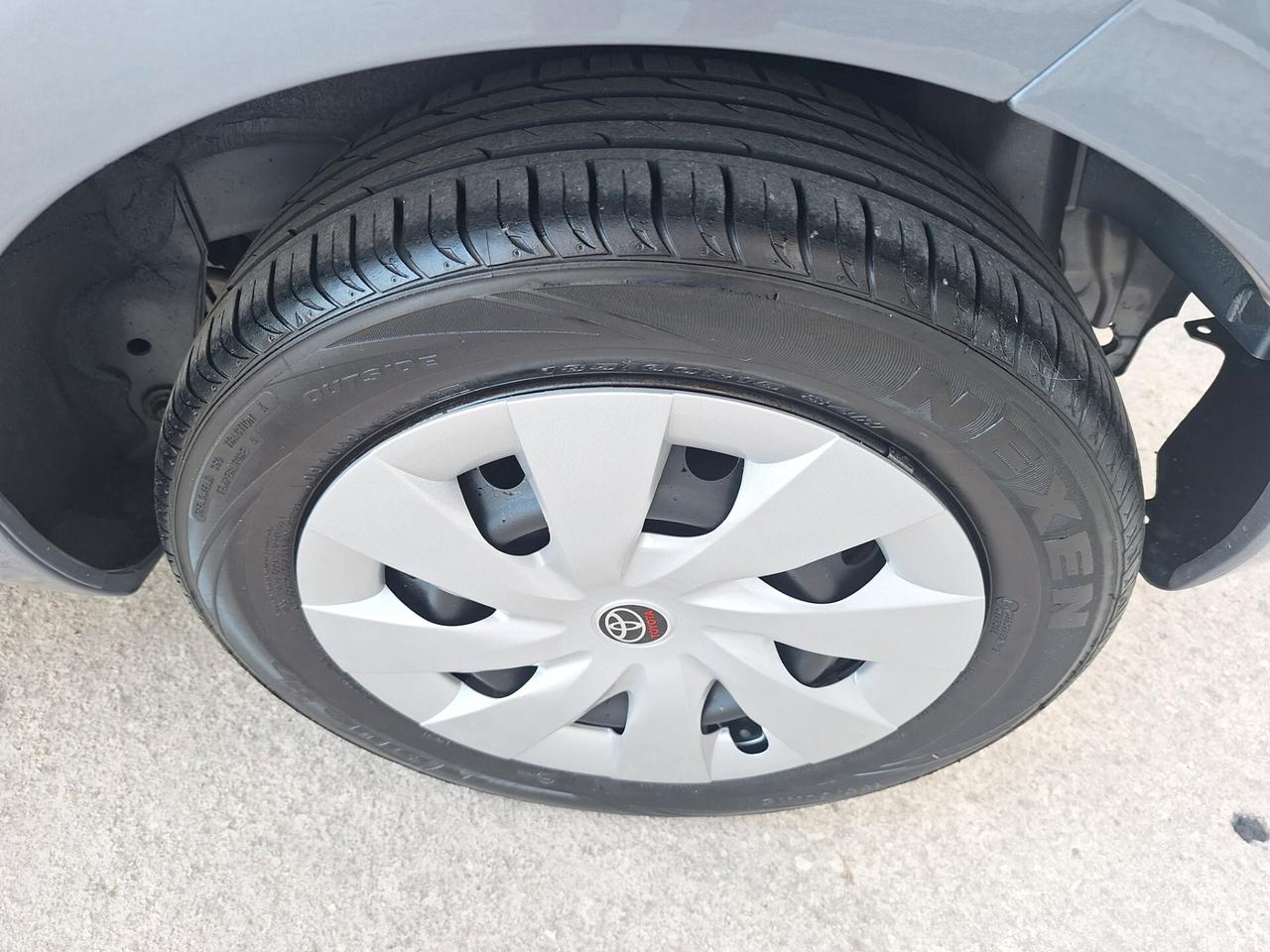 Toyota Yaris 1.0 BENZINA 5 PORTE 2010